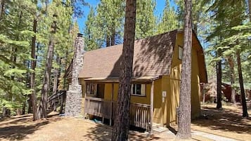 House, 4 Bedrooms | Exterior