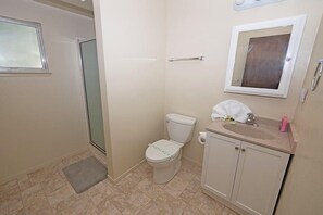 Casa, 4 habitaciones | Baño | Toallas