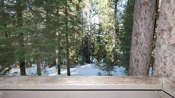 House, 4 Bedrooms | Property grounds