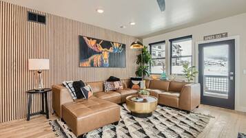 Kondominium, 3 kamar tidur | Area keluarga | Smart TV