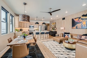 Condo, 3 Bedrooms | Private kitchen | Fridge, oven, coffee/tea maker, electric kettle