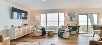 Bright Houghton Lake Home w/ Boat Dock + Fire Pit