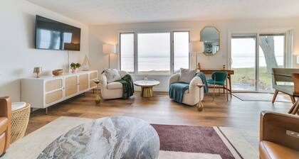 Bright Houghton Lake Home w/ Boat Dock + Fire Pit