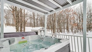 Outdoor spa tub - Long Pond Home w/ Private Hot Tub & Game Room (Long Pond)