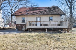 House (5 Bedrooms) | Interior