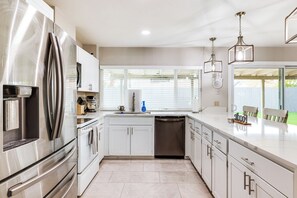 Interior - Private Pool & Yard: Family Retreat in Tempe (Tempe)