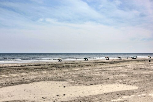 Galveston Condo w/ Beach Access Near Moody Gardens