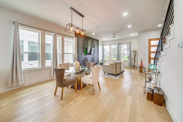 Interior - Upscale San Antonio Condo w/ Rooftop Patio (San Antonio)