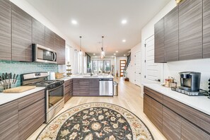 Apartment (3 Bedrooms) | Private kitchen - Upscale San Antonio Condo w/ Rooftop Patio (San Antonio)