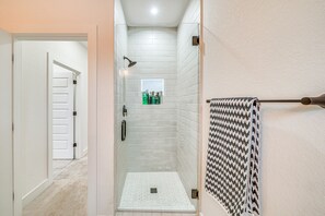 Shower - Upscale San Antonio Condo w/ Rooftop Patio (San Antonio)