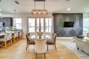 Interior - Upscale San Antonio Condo w/ Rooftop Patio (San Antonio)