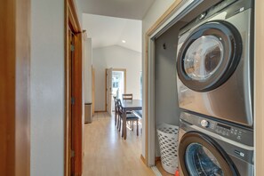 Apartment (2 Bedrooms) | Interior - Ocean Shores Getaway w/ Patio - Walk to Beaches! (Ocean Shores)