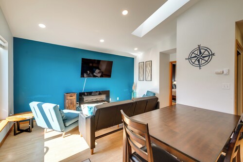 Ocean Shores Getaway w/ Patio - Walk to Beaches!