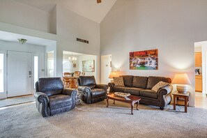 House (3 Bedrooms) | Interior