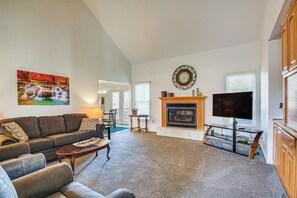 House (3 Bedrooms) | Front of property