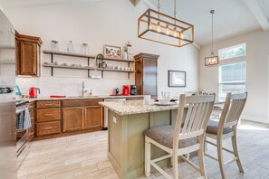 House (2 Bedrooms) | Interior - Idyllic Lago Vista Home < 1 Mi to Lake Travis! (Leander)