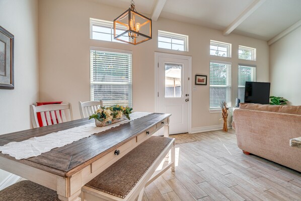 Interior - Idyllic Lago Vista Home < 1 Mi to Lake Travis! (Leander)