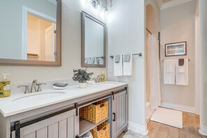 Casa (2 Bedrooms) | Interior