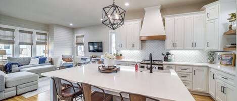 House (3 Bedrooms) | Interior