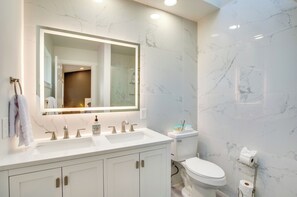 House (5 Bedrooms) | Interior - Modern Woodinville Home w/ Hot Tub + Sauna! (Woodinville)