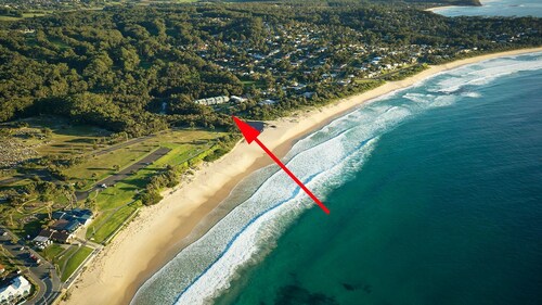 18 Fathoms - beautiful property right on the beach