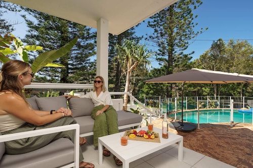 Four Pines Shelly Beach Retreat