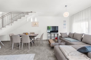 Smart TV - Villa Meerblick,privat Pool-elektrolyse Salzwasser mit Überlauf-rinne, 2-8 Pers (Porec, Mugeba)