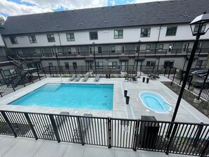 Beheizter Pool
