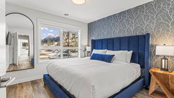 6 habitaciones, tabla de planchar con plancha y cuna de viaje