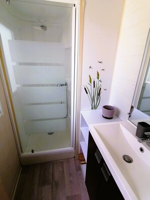 Een douche, een haardroger