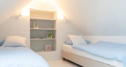 Moderne, neu Renovierte DachgeschoĂwohnung in Karlsruhe