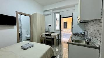 1 habitación, wifi y ropa de cama