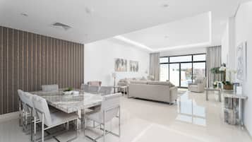 Family Villa | Dining room