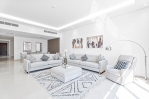 Vila família | Área de estar | Smart TV 55 polegadas com canais a cabo