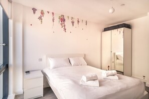 1 chambre, fer et planche à repasser, Wi-Fi, draps fournis