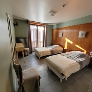 Habitación clásica con 1 cama doble o 2 individuales, no fumadores, vistas al valle | Ropa de cama hipoalergénica, escritorio, wifi gratis y ropa de cama