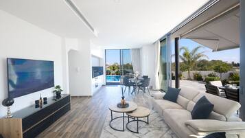 Smart-tv, ett musikbibliotek och ett filmbibliotek