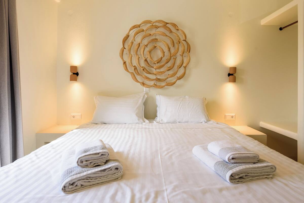 Standard Apartment | Egyptian cotton sheets, premium bedding, pillowtop beds