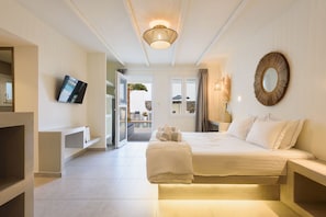 Egyptian cotton sheets, premium bedding, pillowtop beds - Vammos Luxury Apartments (Paros)