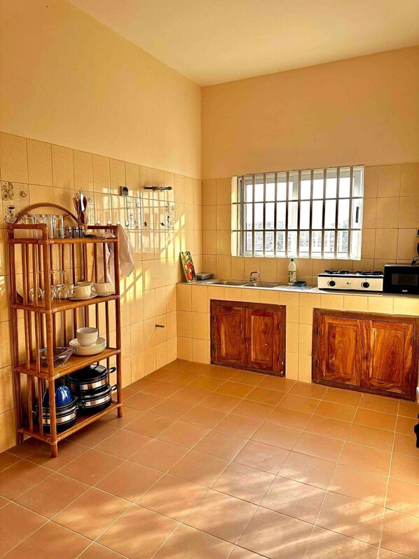 Fridge, microwave, stovetop
