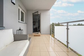 Balcony - Apartment by Park in Wroclaw by Renters (Wroclaw)