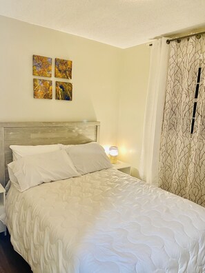 1 bedroom, desk, iron/ironing board, WiFi - Cozy 1-bedroom unit in amazing Alexandria (Alexandria)