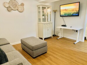 Smart TV - Cozy 1-bedroom unit in amazing Alexandria (Alexandria)