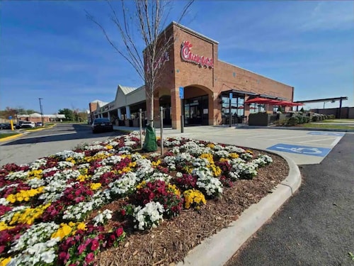 Cozy 1-bedroom unit in amazing Alexandria