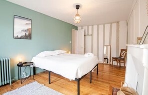 2 habitaciones, cuna de viaje, wifi gratis y ropa de cama 