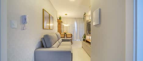 เอ็กซ์คลูซีฟอพาร์ทเมนท์ | บริเวณนั่งเล่น | สมาร์ททีวี 50 นิ้ว พร้อมช่องเคเบิล