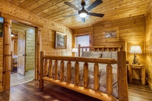 8 bedrooms, free WiFi, bed sheets