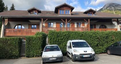 L'esperluette, Entre Lac et Montagnes