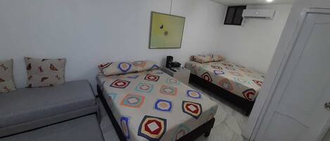 1 bedroom, free WiFi, bed sheets