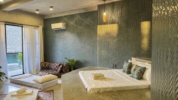 2 bedrooms, down duvets, pillow-top beds, individually decorated